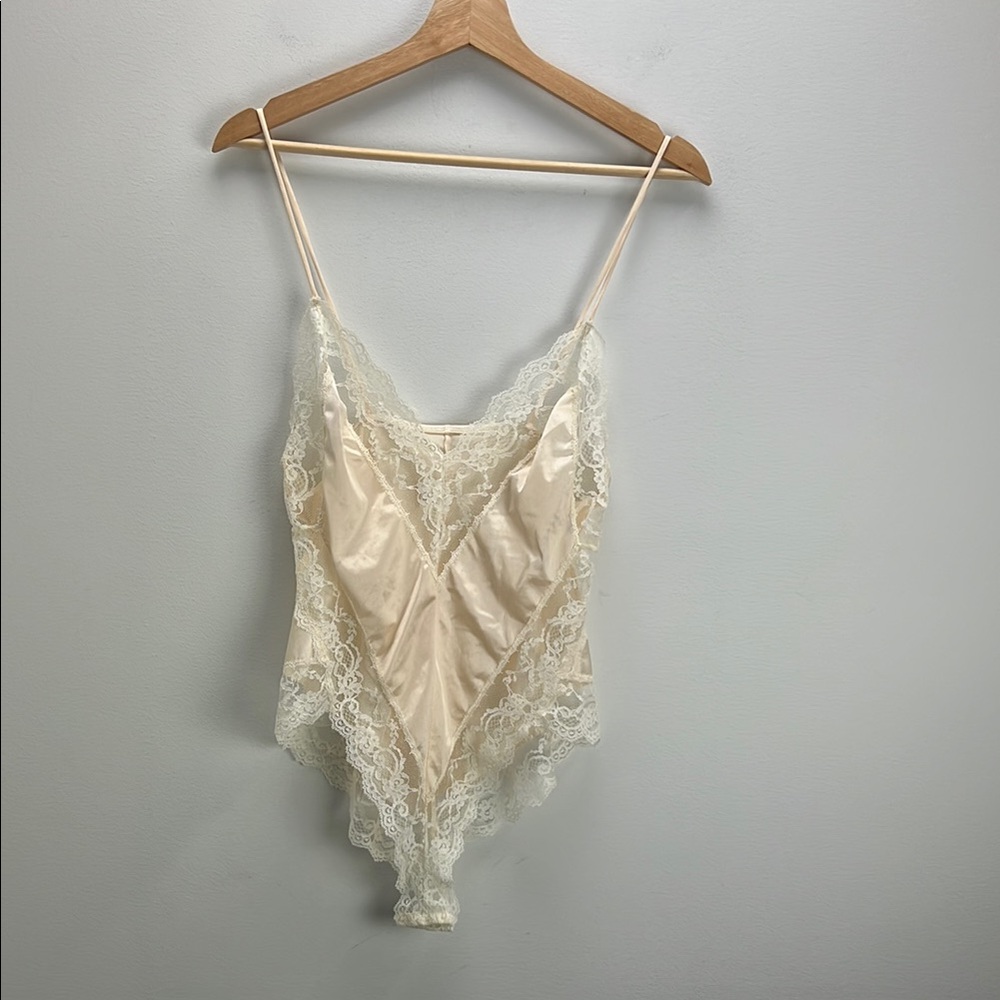 Vintage Powder Pink Lace Bodysuit Lingerie Union Made In USA Medium Soft Girl